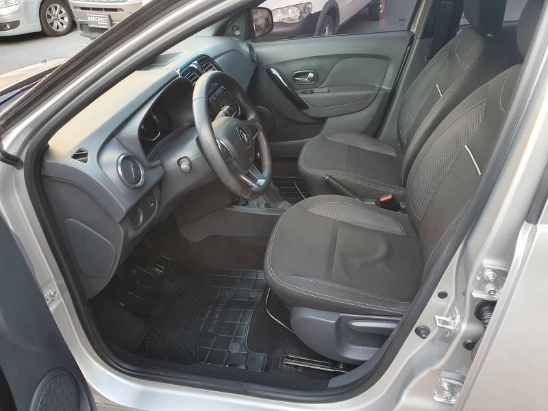 RENAULT - SANDERO - 2019/2020 - Prata - R$ 45.990,00