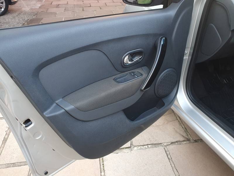RENAULT - SANDERO - 2019/2020 - Prata - R$ 45.990,00