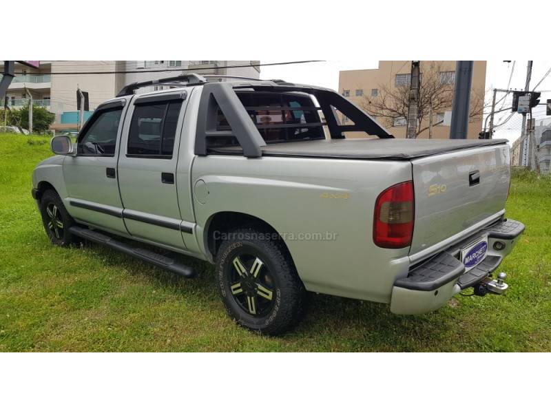 CHEVROLET - S10 - 2004/2004 - Prata - R$ 68.500,00