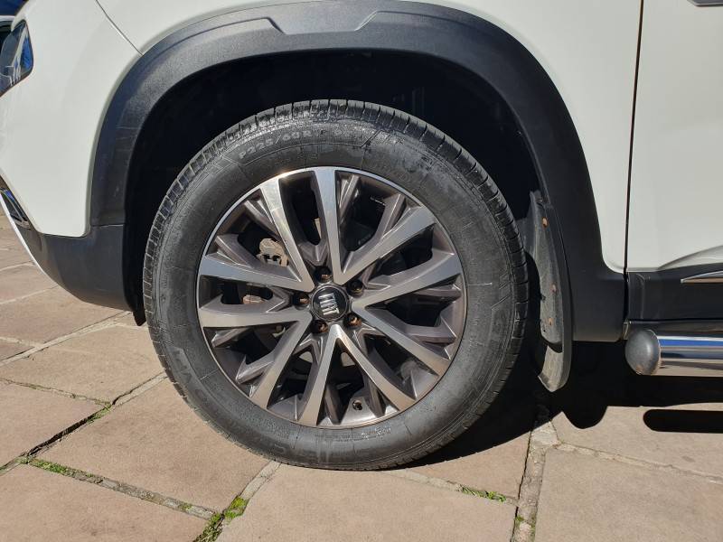 FIAT - TORO - 2022/2022 - Branca - R$ 142.990,00