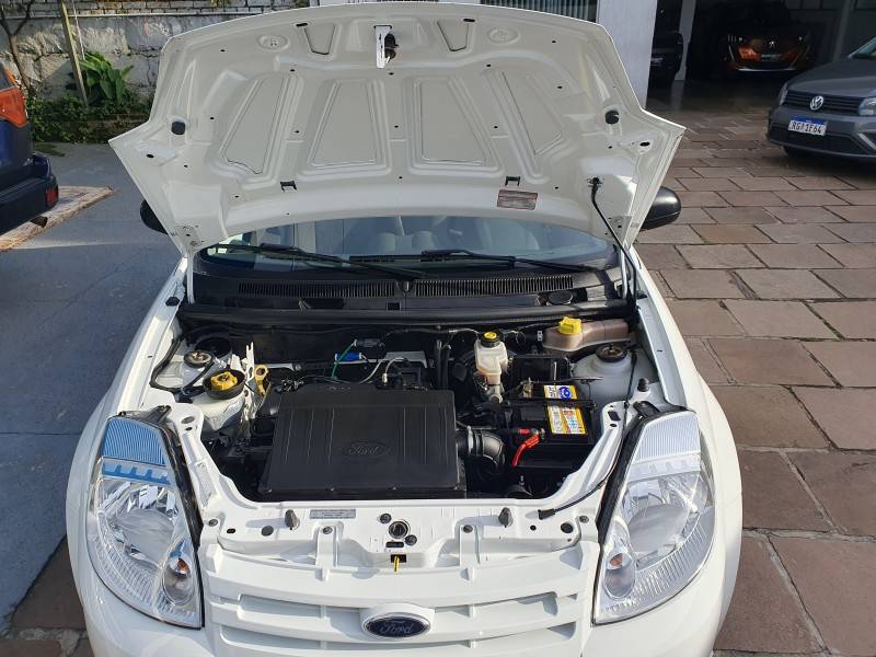 FORD - KA - 2011/2012 - Branca - R$ 23.500,00