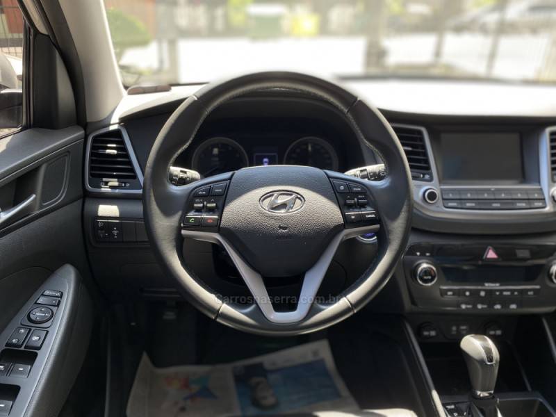 HYUNDAI - TUCSON - 2018/2019 - Prata - R$ 120.000,00