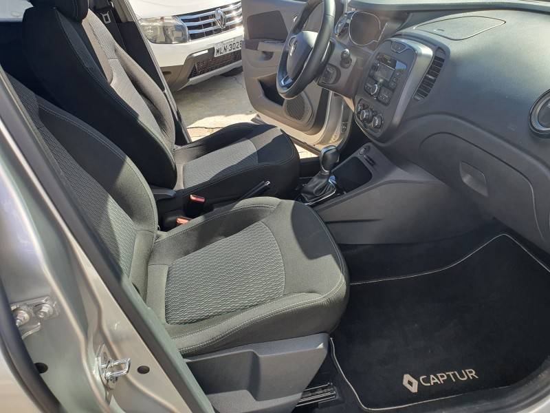 RENAULT - CAPTUR - 2018/2019 - Prata - R$ 74.990,00