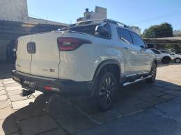 FIAT - TORO - 2022/2022 - Branca - R$ 142.990,00