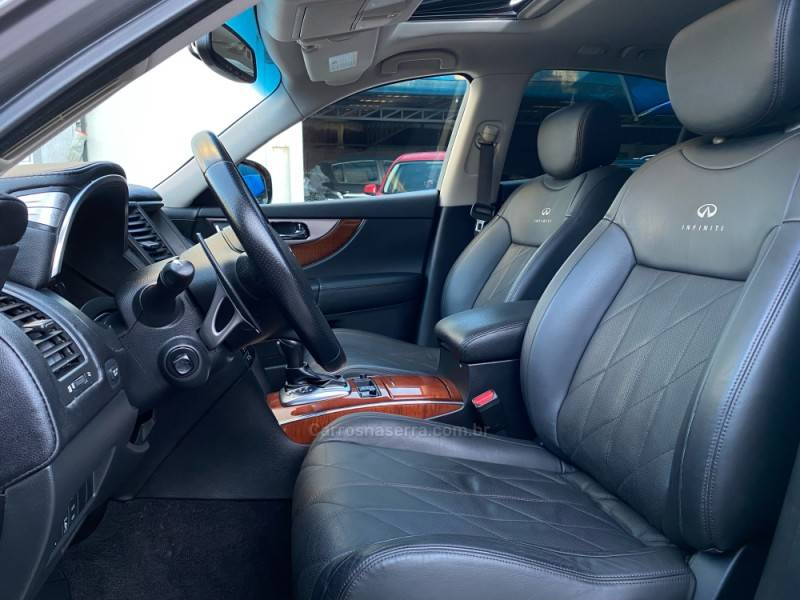 INFINITI - FX35 - 2008/2009 - Cinza - R$ 105.000,00