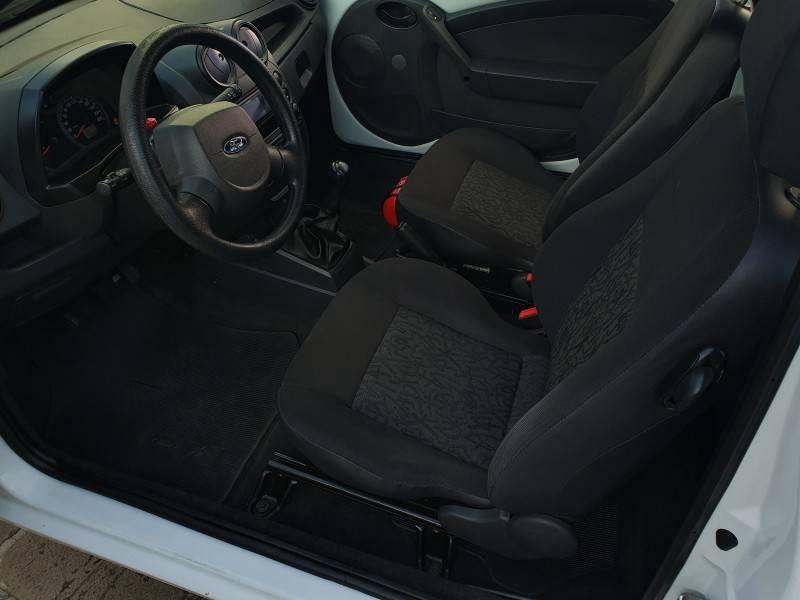 FORD - KA - 2011/2012 - Branca - R$ 23.500,00