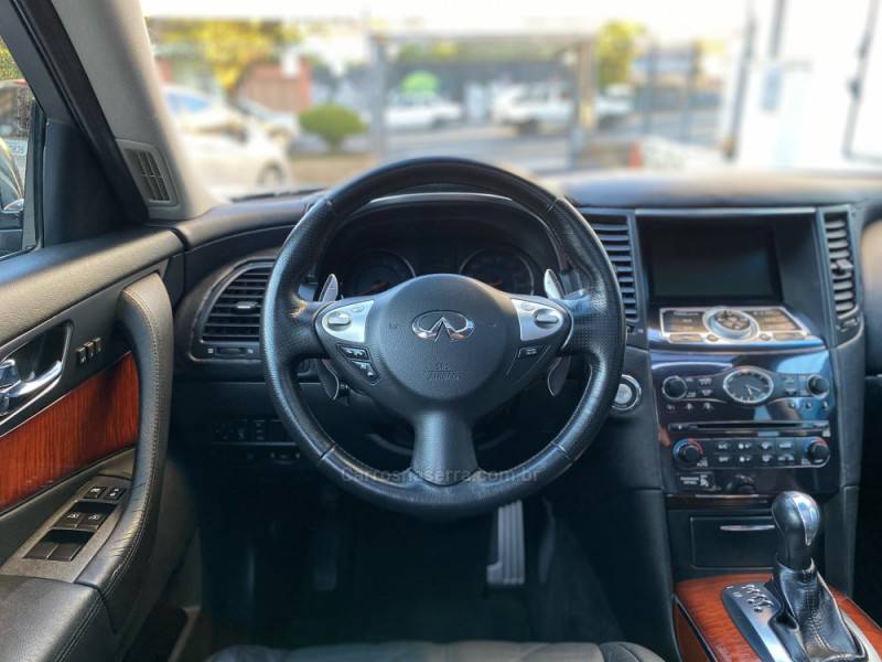 INFINITI - FX35 - 2008/2009 - Cinza - R$ 105.000,00