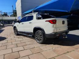 FIAT - TORO - 2022/2022 - Branca - R$ 142.990,00