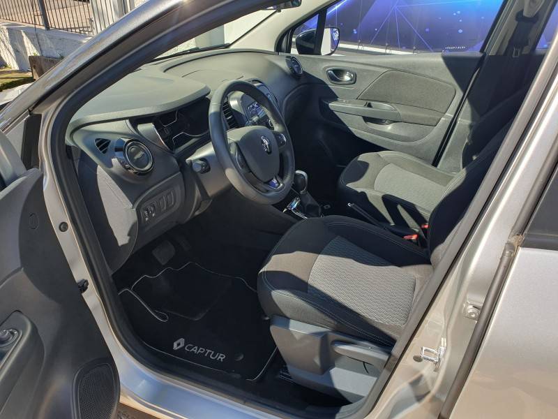 RENAULT - CAPTUR - 2018/2019 - Prata - R$ 74.990,00
