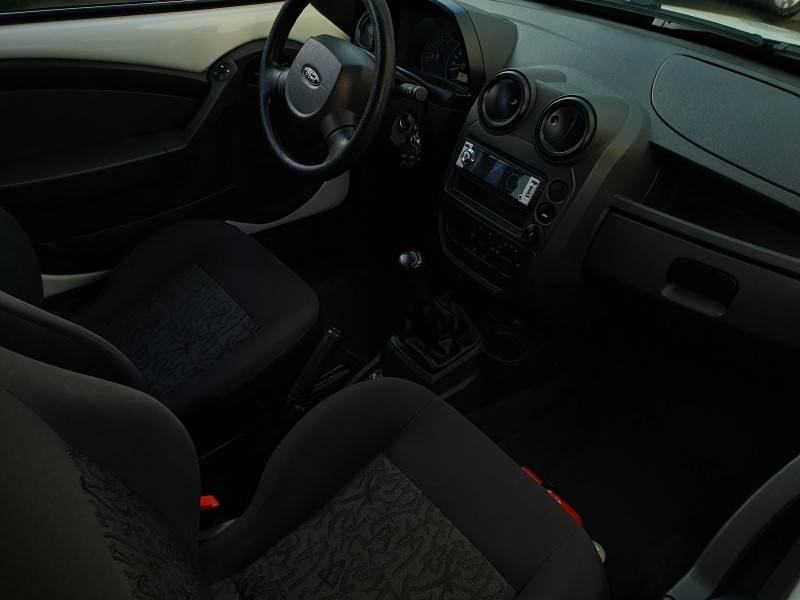 FORD - KA - 2011/2012 - Branca - R$ 23.500,00